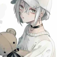 Milem Remi ( chị của mẹ Sina )