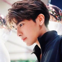 Mew Suppasit ( Mew )