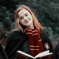 Hermoine Grange📕
