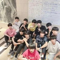 tác giả * nhây nhức hành ting* :))