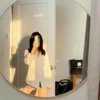 La Vĩ ( ả)