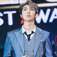 Nam-Joon Manoban ( Papa cô )