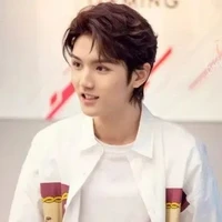 Lee Hang Seok ( FNC _ Kun )