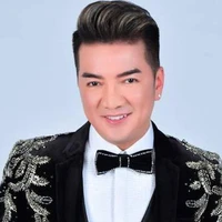 Con tác giả đẹp trai nhất tg :)))