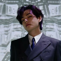 Kim Taehyung- Hắn
