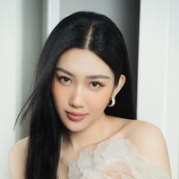 Thuý Ngân(bạn thân Ngọc)