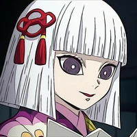 Ubuyashiki Hinaki(chị cả)