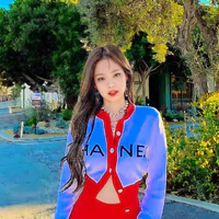 Kim Jennie( bạn thân chaeng)