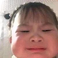 Tác giả bên lề đường