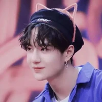 Vương Nhất Bác ( cậu )