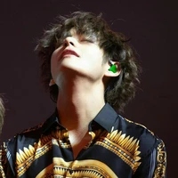 Kim TaeHyung- Hắn