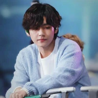 Kim Taehyung- hắn
