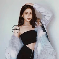 Jisoo ( chị )