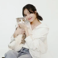 con tác giả bêđê(vk Lisa)