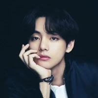 Kim Taehyung(ngiu Kook)