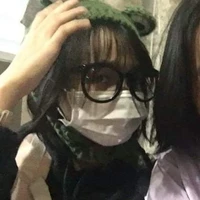 con tác giả chứ ai mấy má