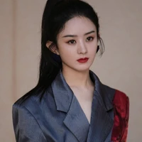 Triệu Lệ Dĩnh (mama cậu)