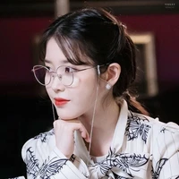 Lee Ji-eun - chị hai cô