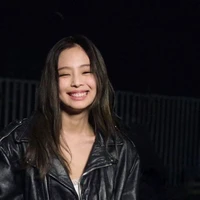 Kim Jennie - em