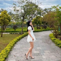 Hạ Nhiên, bạn cùng bàn của Nhung.