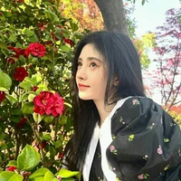 Hạ Linh Nhi/Ju Jingyi/Queen
