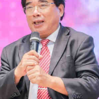 Giáo sư  Trương 