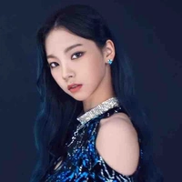 Kim Karina ( Em Gái SeokJin )