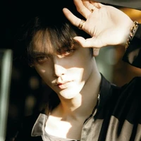 Lý Khúc Sư Tử • Leo_lãnh_chúa