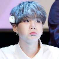 Yoongi /cậu/