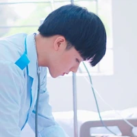 Lee Hihun(bác sĩ riêng của cô)