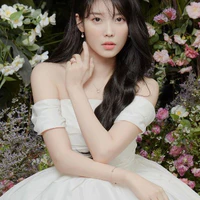 Kim Iu(chị jisoo)