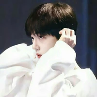Tiêu Chiến [ 销展]