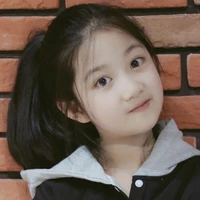 Lý Tiêm Tiêm ( lúc nhỏ)