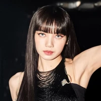 Lalisa Manobal ( Cô )