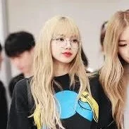 Lisa-chị Kook