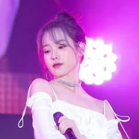 Lee-Ji-Eun (IU)