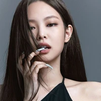 Kim Jennie - Em