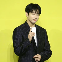 Jungkook (hot boy 2 khối 12)
