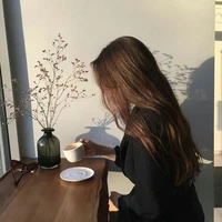 Cố Vũ Chi-chị gái nữ9