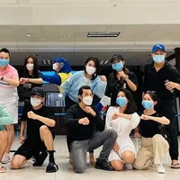 Cả nhóm