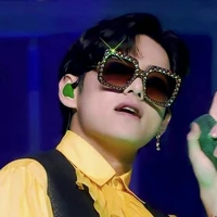 kim Taehuyng/hắn