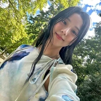 Kim Jisoo (cô)
