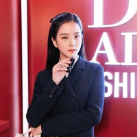 Jisoo (Cô)