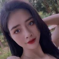 Bích ( mẹ Nhung ).