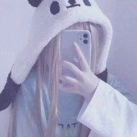 Hà Thiên Hằng_Emily_thư ký của nó