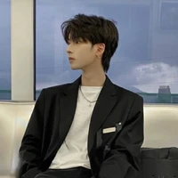 Ngạn Hoàng Thiên