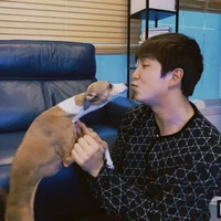 Namjoon(bạn của hắn)