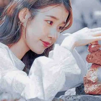 IU