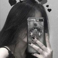 Phượng Huệ (@Rivonasadgirl)