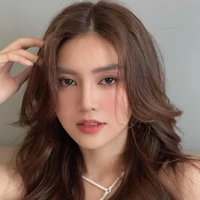 Lan Ngọc(lớp trưởng)